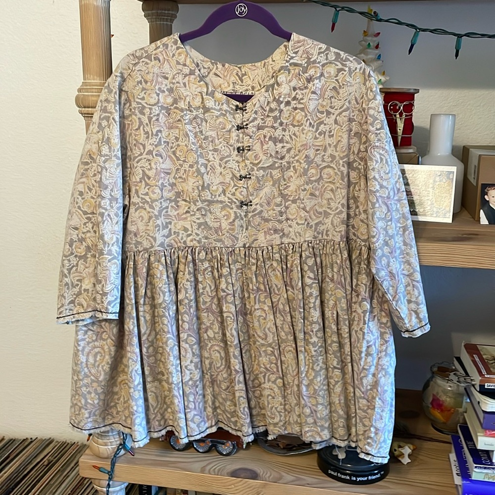 Magnolia Pearl European Cotton Hand Block Print Ojai Blouse with Antique Hooks